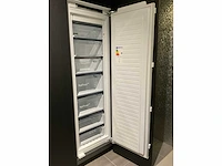 Puur regina eb gl gfo rustiek eiken gefineerd eiland showroomkeuken met hoge kastenwand - afbeelding 31 van  40