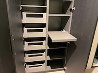Puur regina eb gl gfo rustiek eiken gefineerd eiland showroomkeuken met hoge kastenwand - afbeelding 34 van  40