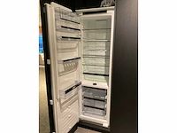 Puur regina eb gl gfo rustiek eiken gefineerd eiland showroomkeuken met hoge kastenwand - afbeelding 35 van  40