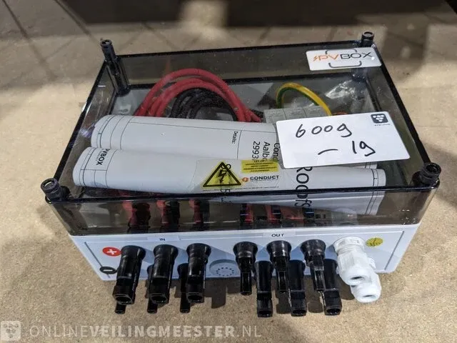 Pv box overspanningsbeveiliging conduct, se.25-27.6k.t1.3in.3out.m - afbeelding 1 van  3