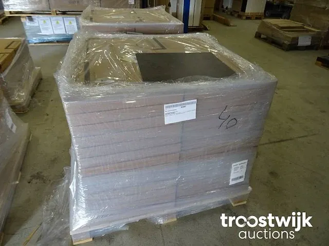 Pvc tegelvloer, ca 119 m2 - afbeelding 1 van  6
