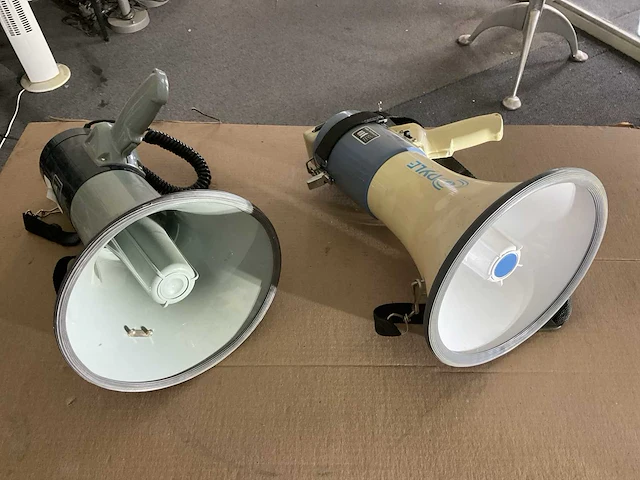 Pyle verschillende megafoons (2x) - afbeelding 4 van  4