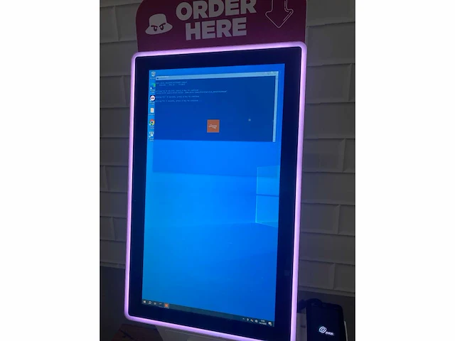 Q10x 21.5 inch friend counter info met betaalsysteem - afbeelding 2 van  6