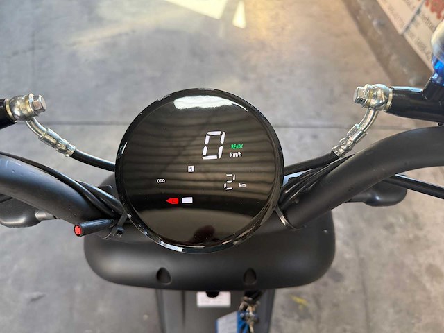 Q3 - e-scooter met coc documenten voor nederlands kenteken - afbeelding 7 van  10