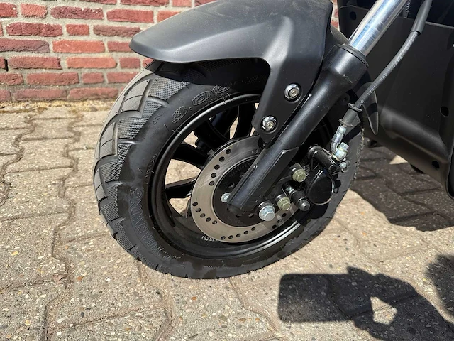 Q3 - e-scooter - afbeelding 6 van  10