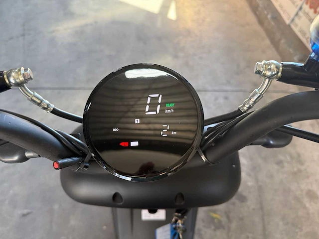 Q3 - e-scooter - afbeelding 7 van  10