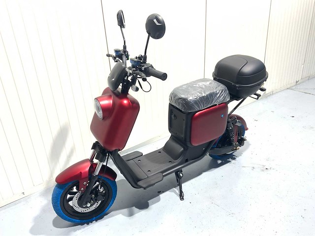 Q3 - elektrische scooter met coc documenten voor nederlands kenteken - afbeelding 1 van  22