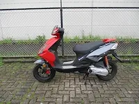Qj - bromscooter - race gt 50 explorer 2 tact - scooter - afbeelding 1 van  9