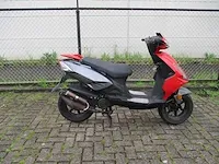 Qj - bromscooter - race gt 50 explorer 2 tact - scooter - afbeelding 5 van  9