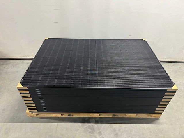 Qn - set van 14 full black zonnepanelen (420 wp) met solax 5.0k hybride omvormer en solax 5.8 kwh batterij t.b.v. opslag - afbeelding 16 van  22