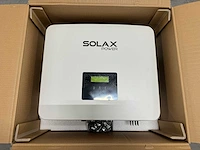 Qn - set van 8 full black zonnepanelen (420 wp) met solax 3.0k hybride omvormer en solax 5.8 kwh batterij t.b.v. opslag - afbeelding 19 van  21