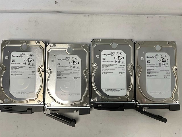 Qnap (ts-869u-rp) - 8x 2 tb seagate (st2000nm0033) network attached storage - afbeelding 8 van  9