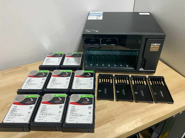 Qnap tvs-1282t nas netwerkopslag incl. - afbeelding 1 van  10