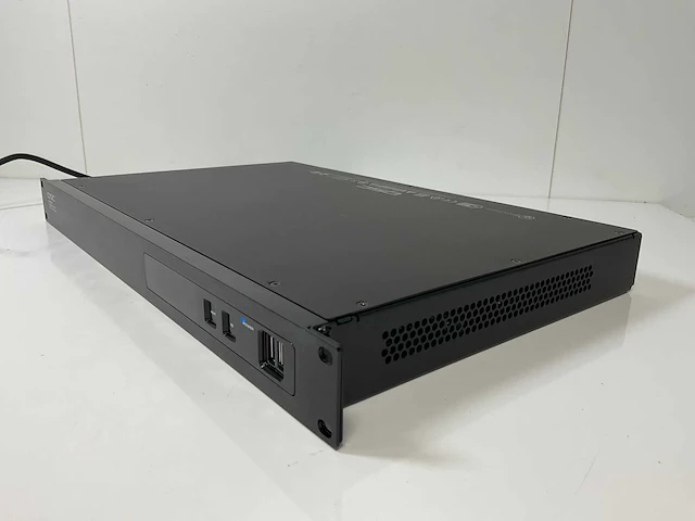 Qsc (q-sys core 110f), network + analog audio channels processor - afbeelding 4 van  7