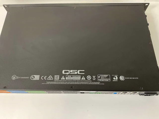 Qsc (q-sys core 110f), network + analog audio channels processor - afbeelding 6 van  7