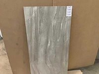 Qua granite canyon grigio gepolijst vloertegel 60x120 cm 129,6 m² - afbeelding 7 van  8