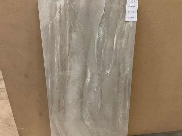 Qua granite canyon grigio gepolijst vloertegel 60x120 cm 129,6 m² - afbeelding 8 van  8