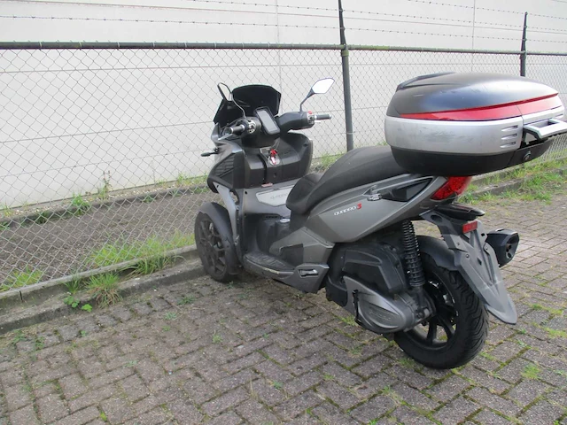 Quadro 3 - driewieler motorscooter - motorfiets - afbeelding 2 van  11