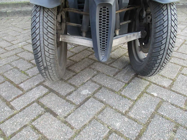 Quadro 350 - driewieler motorscooter - motorfiets - afbeelding 12 van  15