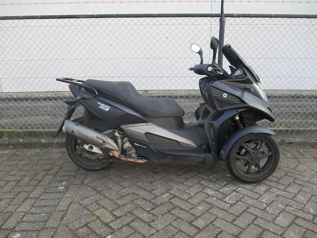 Quadro 350 - driewieler motorscooter - motorfiets - afbeelding 14 van  15