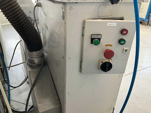 Quicksander bandschuurmachine v.v. pneumatisch klepafsluiter - afbeelding 5 van  6