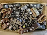 Quiges/noosa leren armbanden en knopen - afbeelding 2 van  5