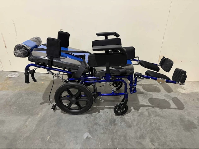 Quirumed neurologische rolstoel - afbeelding 2 van  7