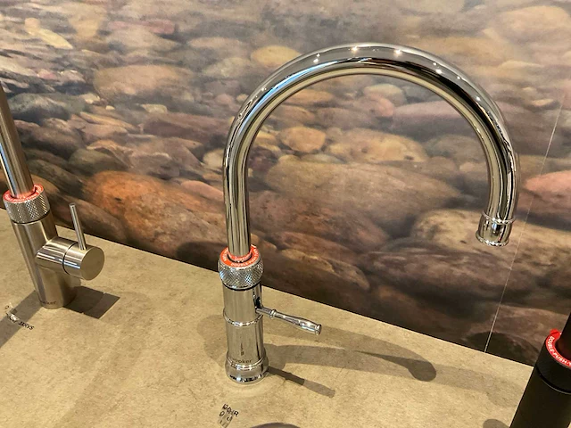 Quooker round chroom classic 3-in-1 kokendwaterkraan - afbeelding 1 van  4