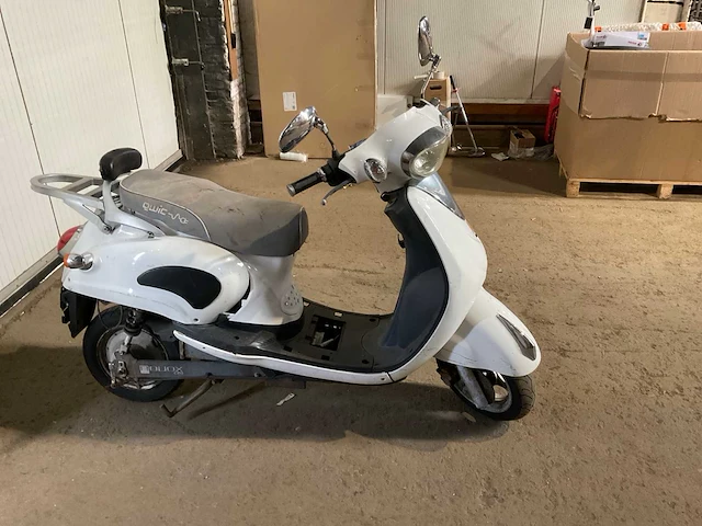 Qwic e-scooter - afbeelding 5 van  10