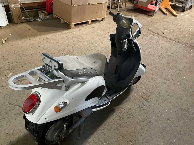 Qwic e-scooter - afbeelding 6 van  10
