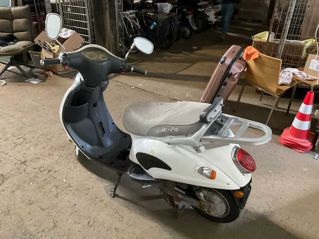 Qwic e-scooter - afbeelding 7 van  10