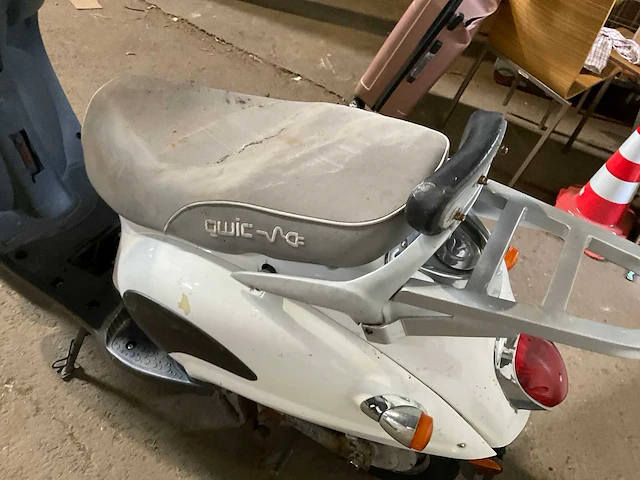 Qwic e-scooter - afbeelding 8 van  10