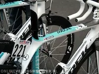 Racefiets - mercedes x trek madone 100% carbon tour de france van €12000,00 - afbeelding 4 van  8