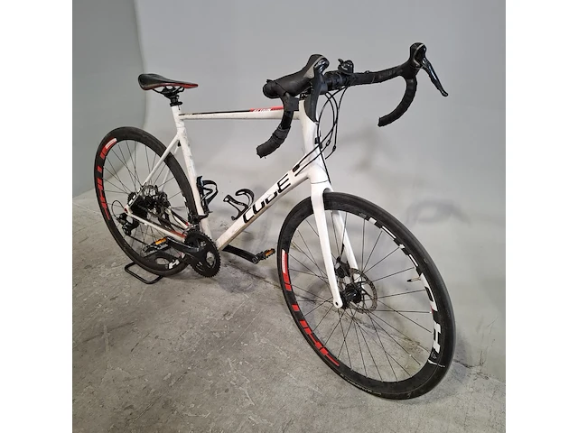 Racefiets, cube, attain - afbeelding 13 van  19