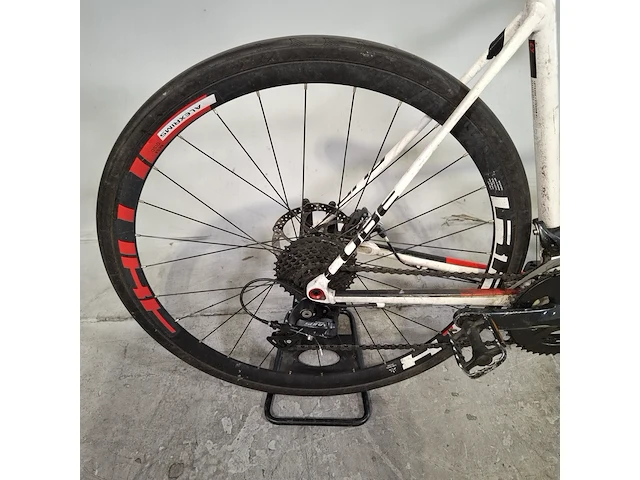 Racefiets, cube, attain - afbeelding 14 van  19