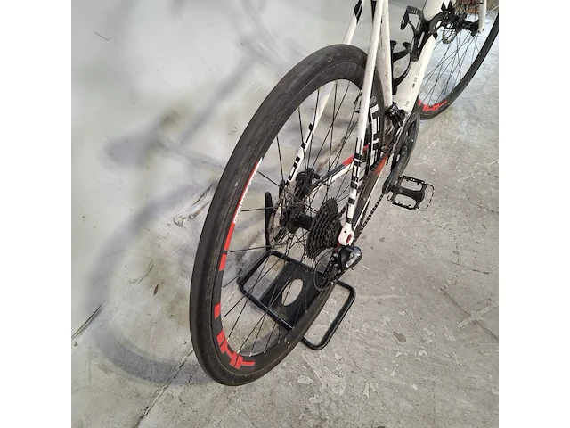 Racefiets, cube, attain - afbeelding 16 van  19