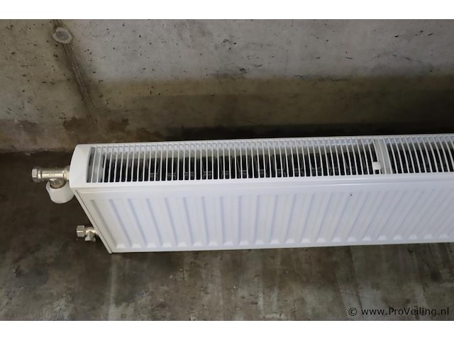 Radiator - 220x10x31cm - afbeelding 2 van  5