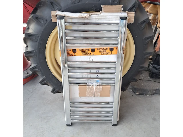 Radiator, eastbrook, wendover, chroom - afbeelding 1 van  4