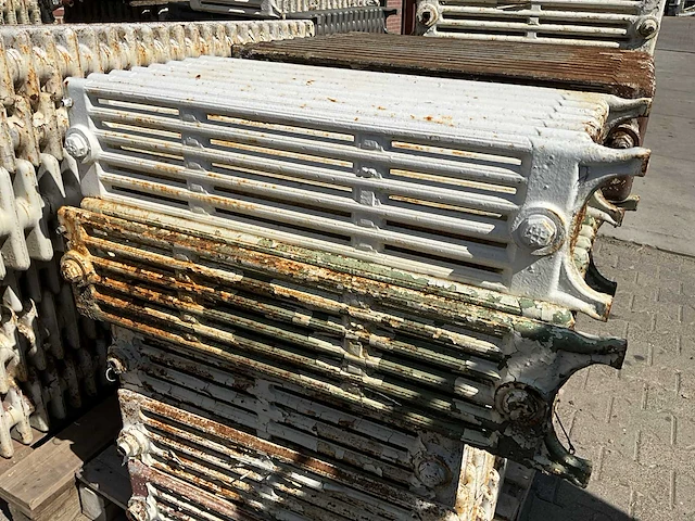 Radiatoren gietijzer vintage - afbeelding 4 van  8