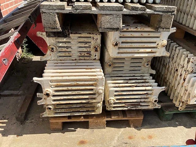Radiatoren gietijzer vintage - afbeelding 6 van  8