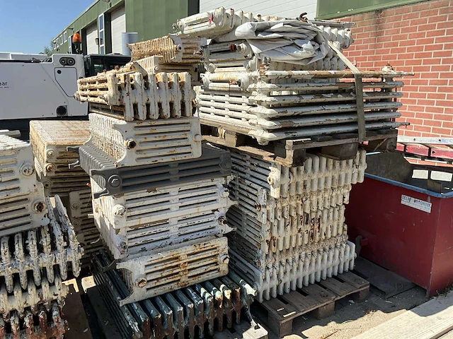 Radiatoren gietijzer vintage - afbeelding 7 van  8