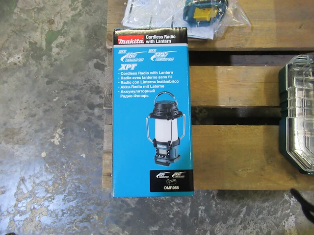 Radio / campinglamp (body) makita - afbeelding 4 van  4