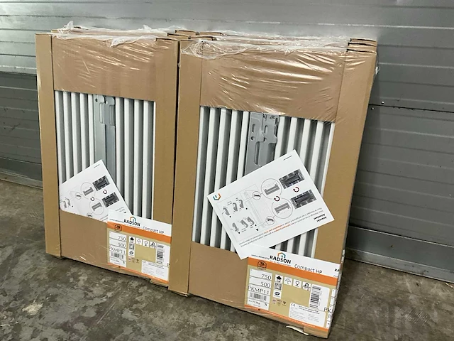 Radson compact hp 11 radiator 615w (6x) - afbeelding 1 van  4