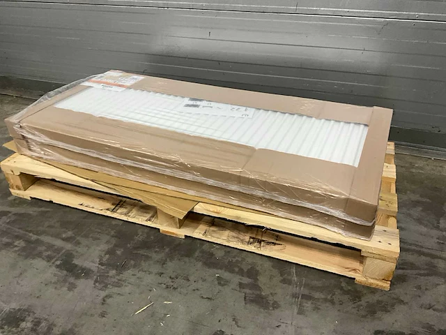 Radson compact hp 21 paneelradiator 1742w (2x) - afbeelding 1 van  5