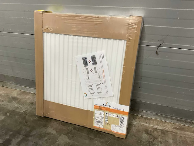 Radson compact hp 22 paneelradiator 1439w (2x) - afbeelding 1 van  7