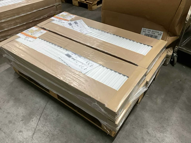 Radson compact hp 22 paneelradiator 1465w (4x) - afbeelding 2 van  4
