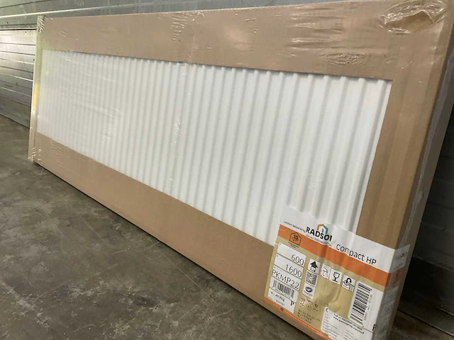 Radson compact hp 22 paneelradiator 2734w (3x) - afbeelding 4 van  7