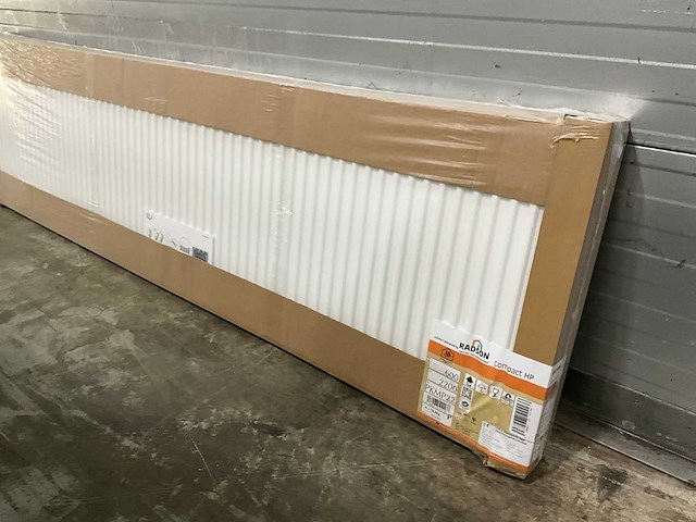 Radson compact hp 22 paneelradiator 3760w (7x) - afbeelding 1 van  5