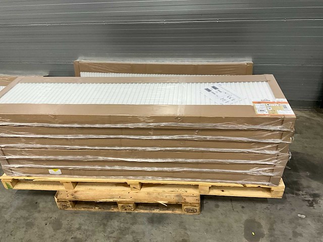 Radson compact hp 22 paneelradiator 3760w (7x) - afbeelding 4 van  5