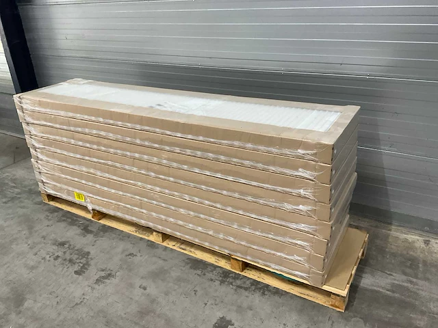 Radson compact hp 22 paneelradiator 4102w (8x) - afbeelding 1 van  6